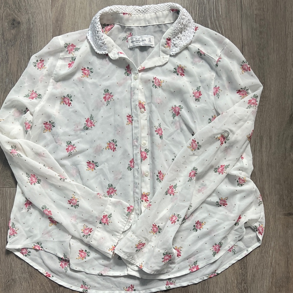Abercrombie &Fitch Floral Button-Up Blouse with Lace Collar